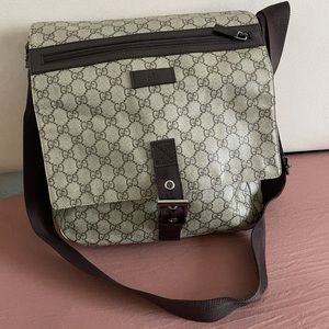 Authentic Gucci messenger bag